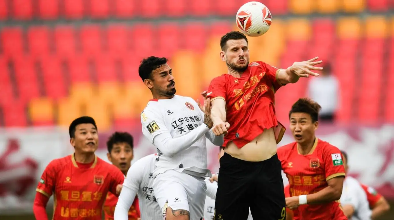 抢射破门, 而上海嘉定, 踢出