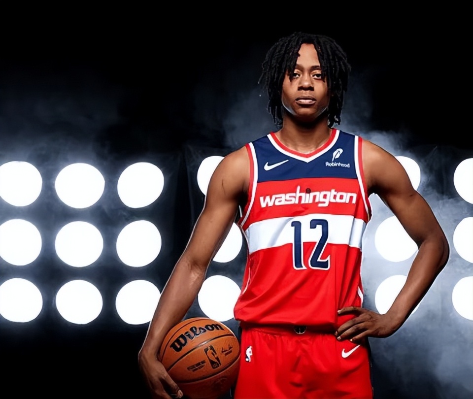 虽然他还是 虽然他还是